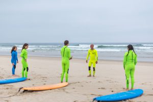 aula de surf com explicação das regras surf